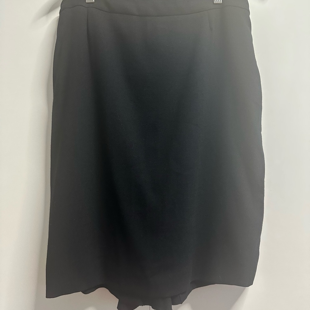VALENTINO Black Wool Skirt with Sculptural Knot Detail - Picture 3 of 9